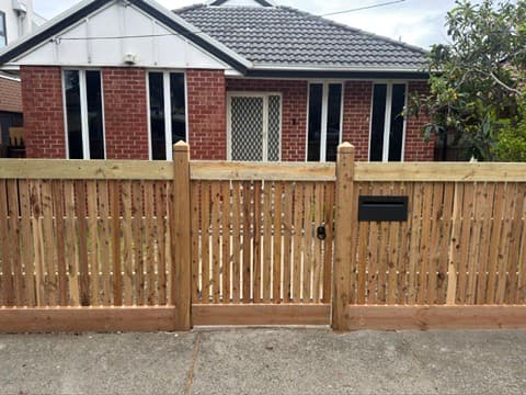 Reservoir Hampton Fence
